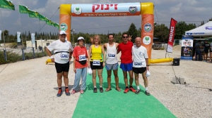 תנך-תשח - כל החבורה בשער הזינוק - עותק