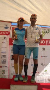 סובב עמק 2014-טבעונים על הפודיום, אריאל רוזנפלד ונינא רבר--שפירא