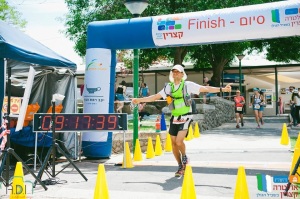 עדן פז בסיום ריצה של 80 ק"מ באולטרה קצרין