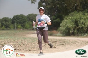 ריצה בחום היום. בתמונה לא רואים את החרקים המציקים ולא חשים את החום הכבד
